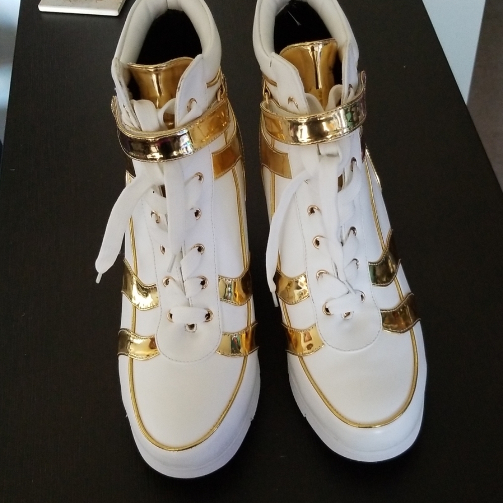 Brand new ShoeDazzle wedge sneakers size 12